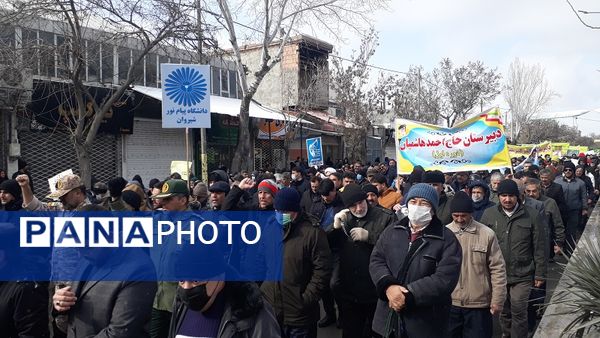 جلوه‌هایی از حماسه آفرینی مردم شیروان در راهپیمایی ۲۲ بهمن 