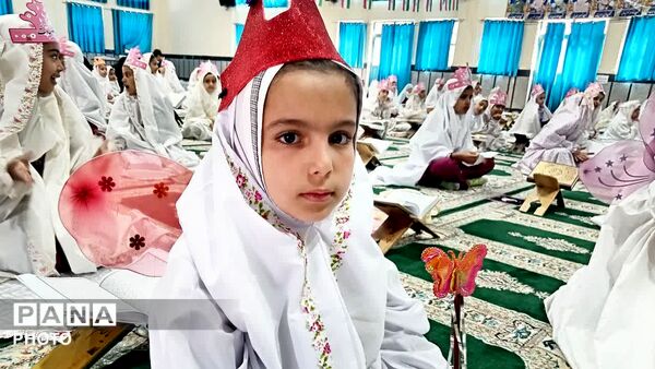 جشن باشکوه تکلیف دانش‌آموزان مدارس «ام‌البنین» و «کوثر» بخش دیشموک در مصلی امام خمینی (ره)