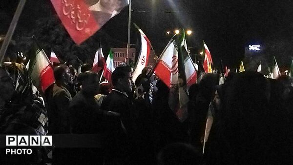 تا پای جان پای رهبرمون هستیم 