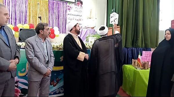 آیین نواختن زنگ معلم در دبیرستان نمونه دولتی فراهی فاروج همزمان با سراسر کشور