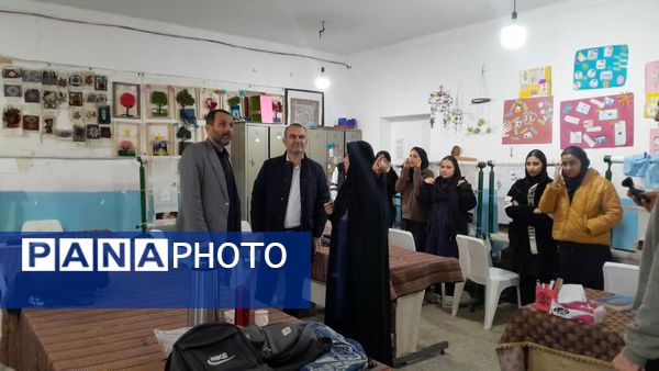 بازدید مدیرکل آموزش و پرورش استان از هنرستان فاطمه‌الزهرا(س) هادی‌شهر