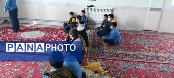 آماده‌سازی دانش‌آموزان دبیرستان مرحوم اسماعیلی برای مسابقات اذان