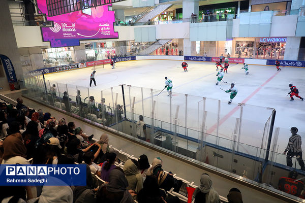 دیدار تیم ملی هاکی روی یخ ایران و تیم جوانان