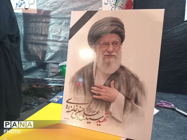 مردم گرگان همچنان در میدان های شهر 