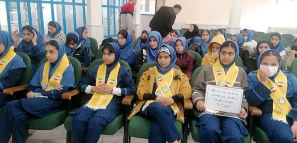 بازدید دانش‌آموزان پیشتاز از شعبه تامین اجتماعی شهرکرد