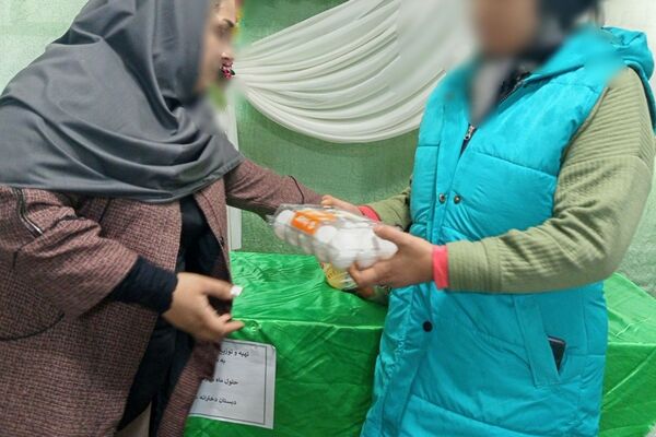 توزیع بسته‌های معیشتی در مدرسه عمار نصیرشهر