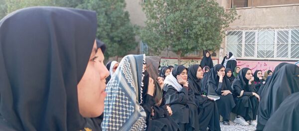 سفر دختران به سرزمین راز و نیاز؛ بازخوانی حماسه در قامت میراث‌داران نور
