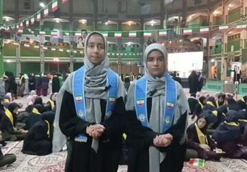 ادای احترام دانش‌آموزان پیشتاز به شهدای میناب