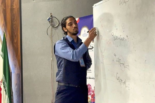 رقابت ۳۱ دانش‌آموز ممتاز همیار معلم ملاردی 