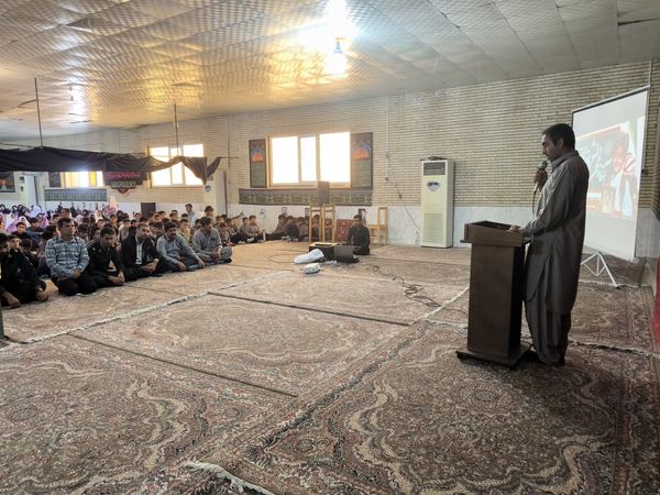 جشن آغاز سال تحصیلی و گرامیداشت هفته دفاع مقدس در حسینیه سیدالشهداء روستای مزرعه شهید بهشتی