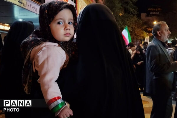 جلوه ای از حضور کودکان در دل میدان