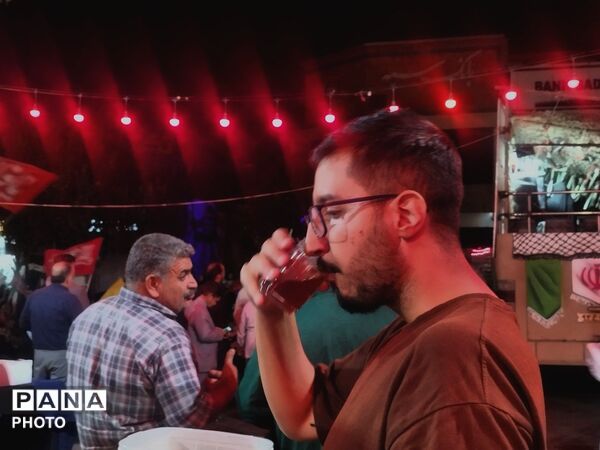 خدمت‌رسانی چایخانه حضرت زهرا(س) در دویست‌ و شانزدهمین شب اجتماعات نیشابور