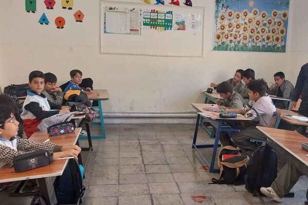 آموزش شرایط اضطراری و پناهگیری در دبستان باقرالعلوم فیروزکوه