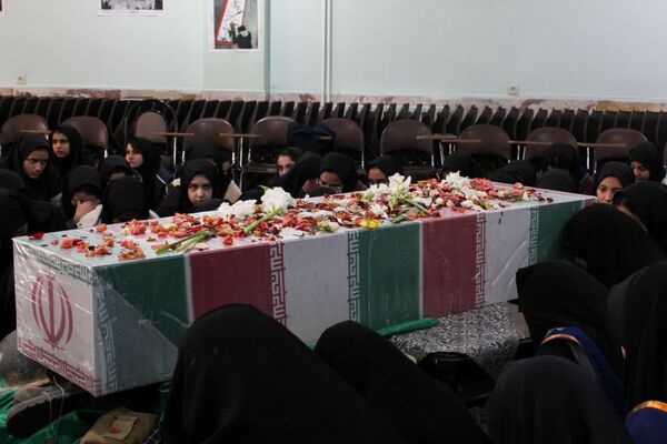 در زمین، گمنام اما در آسمان، خوشنام