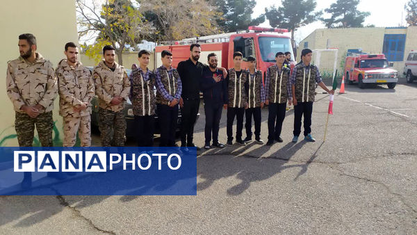 اجرای مانور زلزله در دبیرستان شهید مطهری شهر دستجرد قم