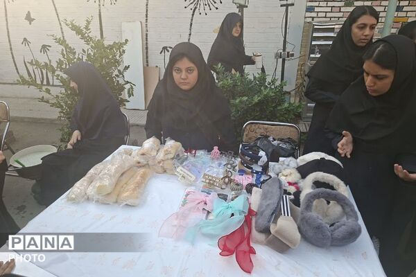 حضور دانش آموزان مدارس حاتم، مجتهده امین و محمد علی تحصیلی در جشن ولادت حضرت زینب (س)