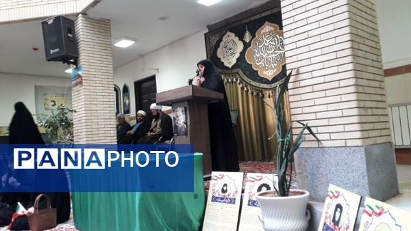 دانش‌آموزان هنرستان فاطمیه از شهید گمنام استقبال کردند