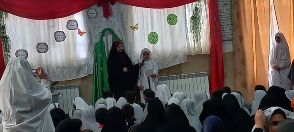 جشن مادر و دختری  در مدرسه تکتم خلیل آباد 