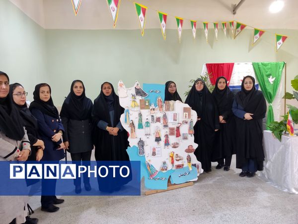 نمایشگاه دست‌سازه‌های دانش‌آموزی و تجلیل از فعالان نماز 