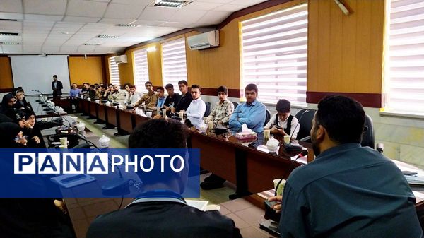 نشست تشکل های دانش‌آموزی با مدیر آموزش و پرورش کاشمر