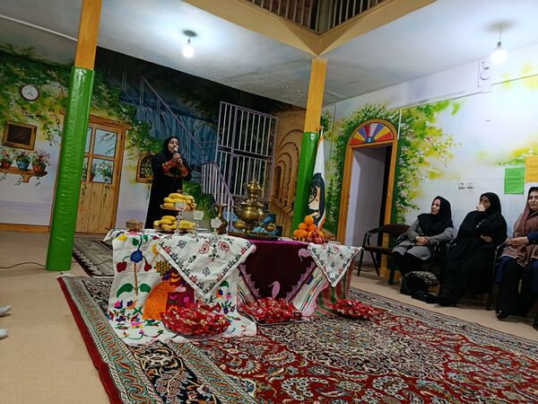 جشن یلدا در دبیرستان نمونه اندیشه 