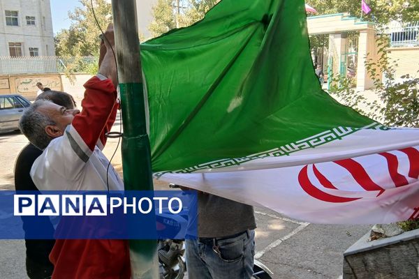 لبخند مهر علوی در تویسرکان اجرا شد؛ همدلی برای آینده دانش‌آموزان نیازمند