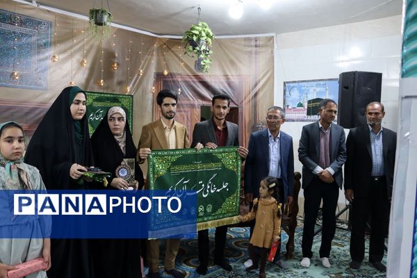 برنامه قرآنی «رواق» میزبان محفلی قرآنی