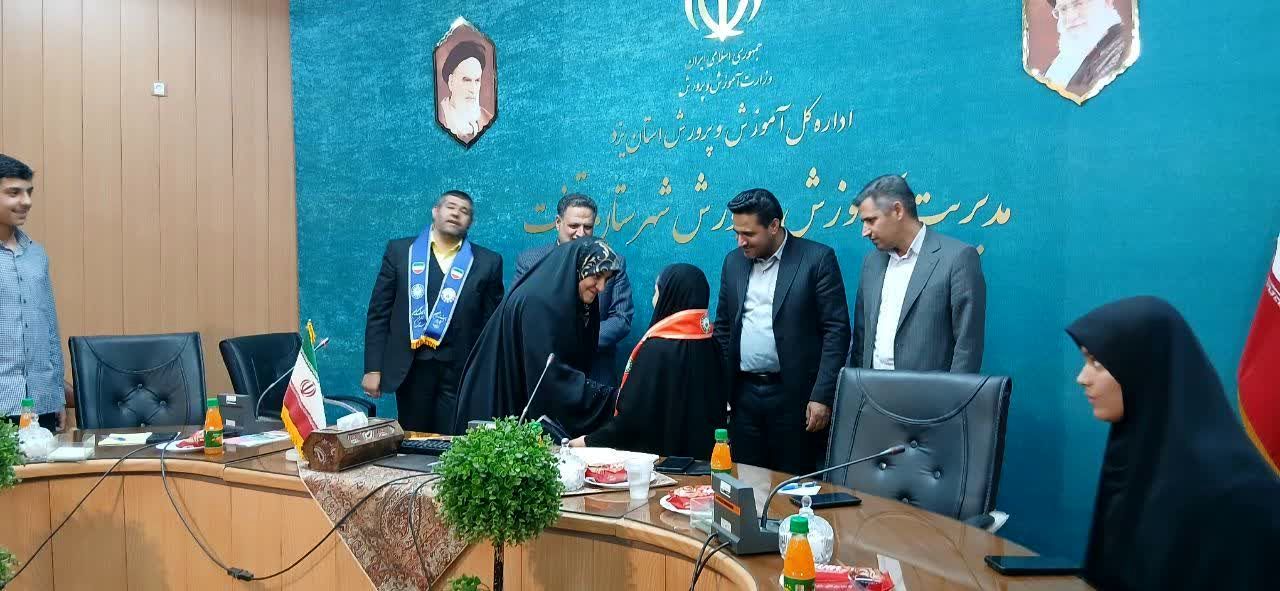 نشست خبرنگاران پانا تفت با رئیس سازمان دانش‌آموزی استان یزد