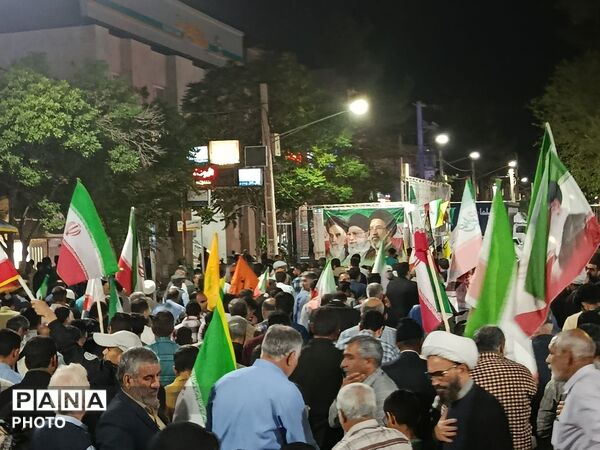 تداوم حضور پرشور مردم سرخس در تجمعات شبانه مردمی در آستانه میلاد امام رضا«ع»