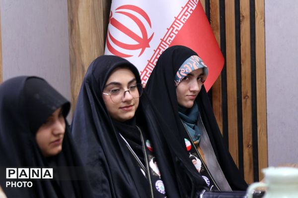 تقدیر از مربیان و دانش‌آموزان پیشتاز در فعالیت موکب‌های سازمان دانش‌آموزی شهر تهران