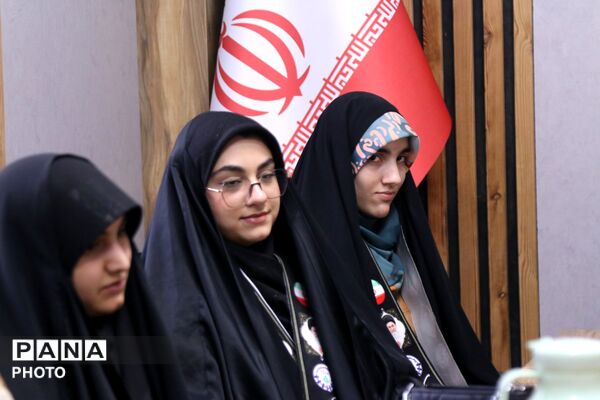 تقدیر از مربیان و دانش‌آموزان پیشتاز در فعالیت موکب‌های سازمان دانش‌آموزی شهر تهران
