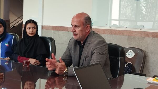 جلسه همکاری کمیته امداد و شورای دانش‌آموزی در آموزش و پرورش ناحیه ۲ کرج و شهرستان فردیس 