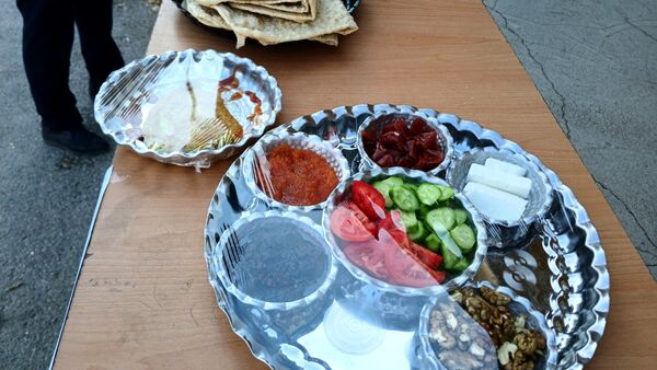 صبحانه سلامت در دبیرستان نمونه دولتی شهید حاج قاسم سلیمانی