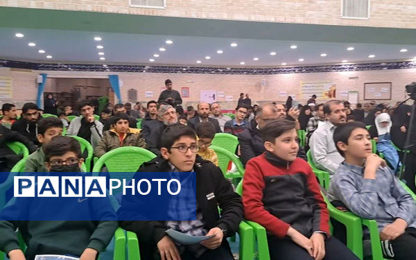 تقدیر از نوجوانان برگزیده قرآنی ناحیه 4 آموزش و پرورش قم