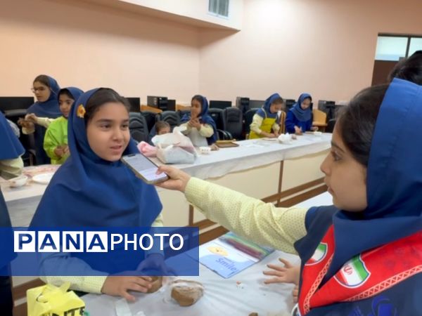 شکوفایی استعدادهای هنری دانش آموزان پایه چهارم دبستان آرمینه مصلی نژاد