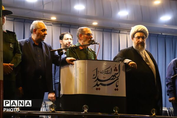بازتاب حضور گسترده جامعه فرهنگی تبریز در سالگرد شهدای دفاع مقدس ۱۲روزه