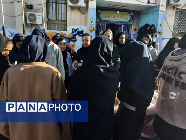 بازارچه کارآفرینی در دبیرستان شاهد ریحانه