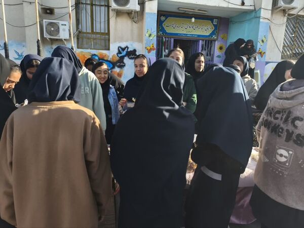 بازارچه کارآفرینی در دبیرستان شاهد ریحانه