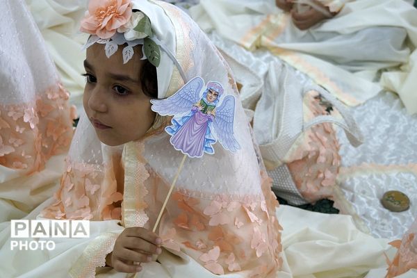 لبخند بندگی در دل‌های کوچک