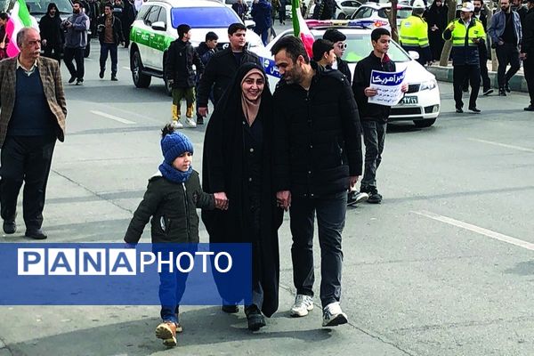 22بهمن در اسلامشهر؛ خیابان‌ها در آغوش انقلاب