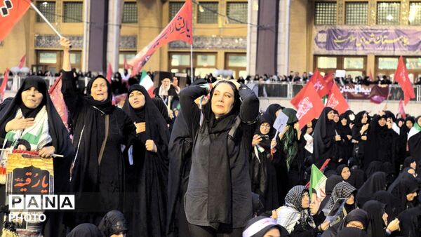 تلاقی اشک حق و صلابت ملت، امروز در تشییع قائد امت 