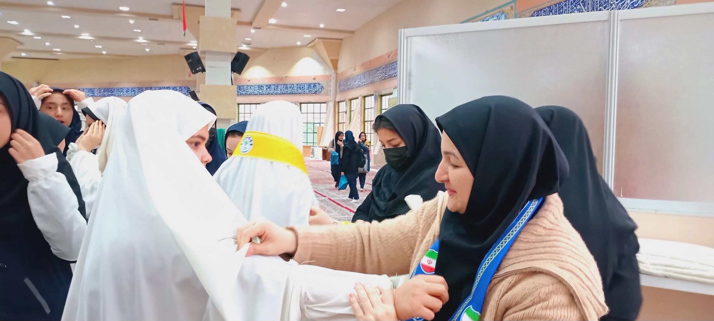 پیش اجرای گروه ۱۰۰۰ نفره پیشتازان قبل از اجلاسیه سراسری نماز