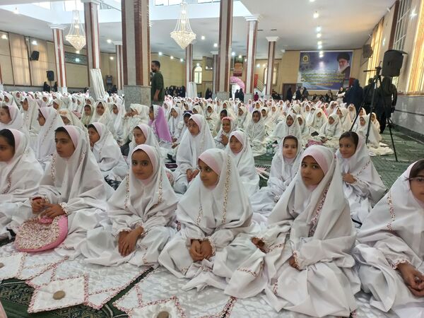 جشن تکلیف هزار دانش‌آموز دختر ناحیه ۳ شیراز