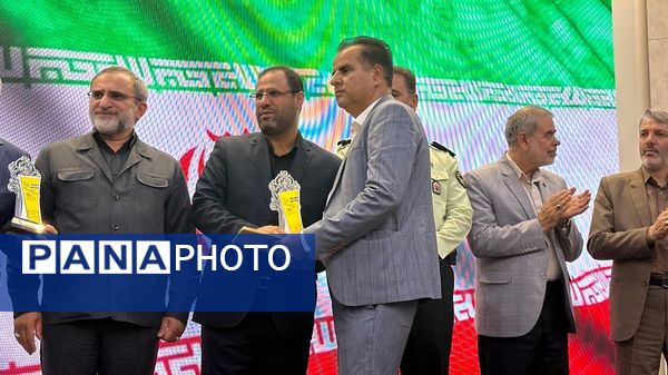 حضور وزیر آموزش و پرورش در بیست‌و‌ششمین جشنواره خیرین مدرسه‌ساز استان مرکزی