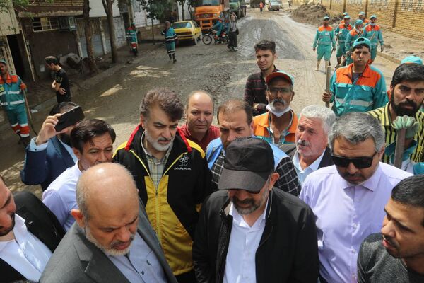 بازدید وزیر کشور از روند بازگشایی و خدمت‌رسانی در مناطق سیل‌زده مشهد