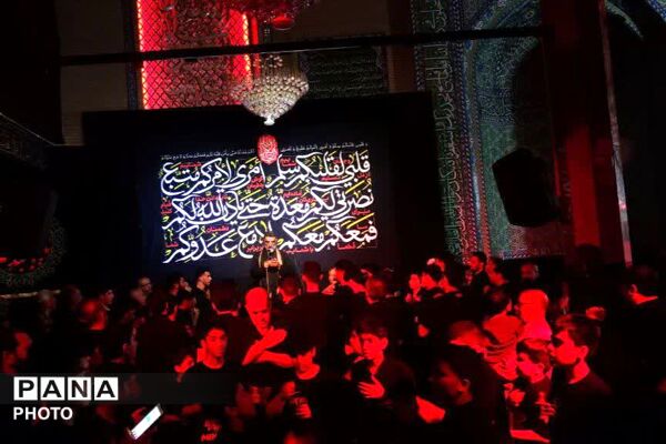 از کوچه‌های محرم تا میدان عاشقی؛ نوجوانان در مسیر پرچم‌داری امام حسین(ع)