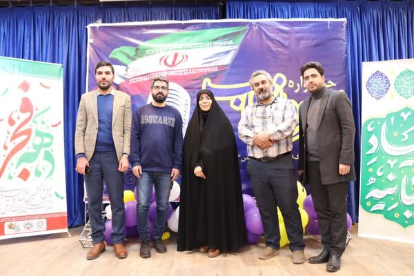 نوای سرودهای انقلابی در محمدشهر