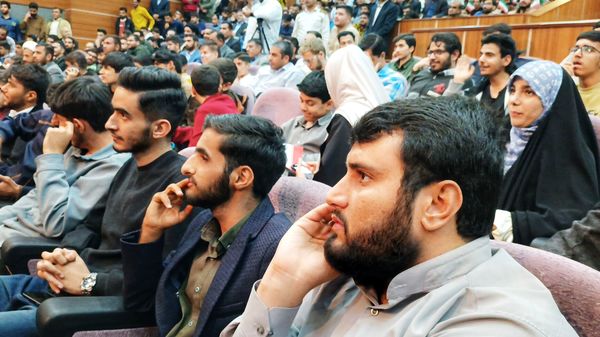 همایش بزرگ «شکوه هجرت» با حضور پرشور دانشجویان و فعالان فرهنگی در دانشگاه یاسوج