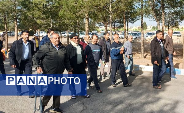 نماز عید فطر در گلزار شهدا شهرستان کوهپایه