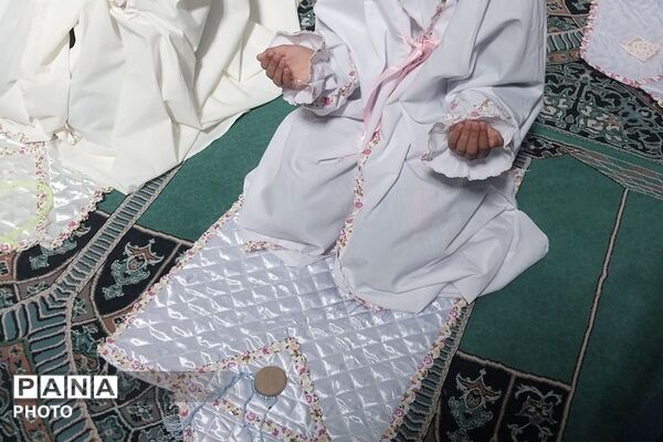جشن تکلیف دانش‌آموزان مدرسه هدی